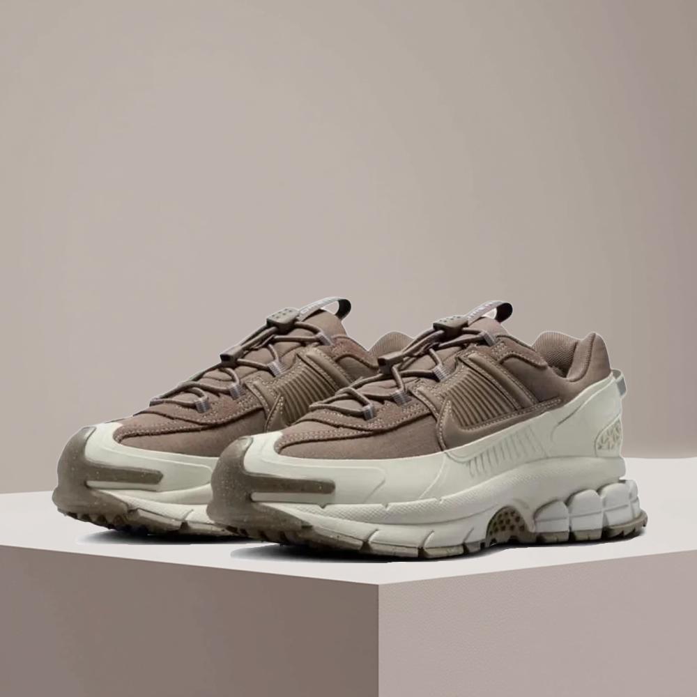 Women Shoes Running Nike - Nike Vomero 5 Roam Soft Comfort
